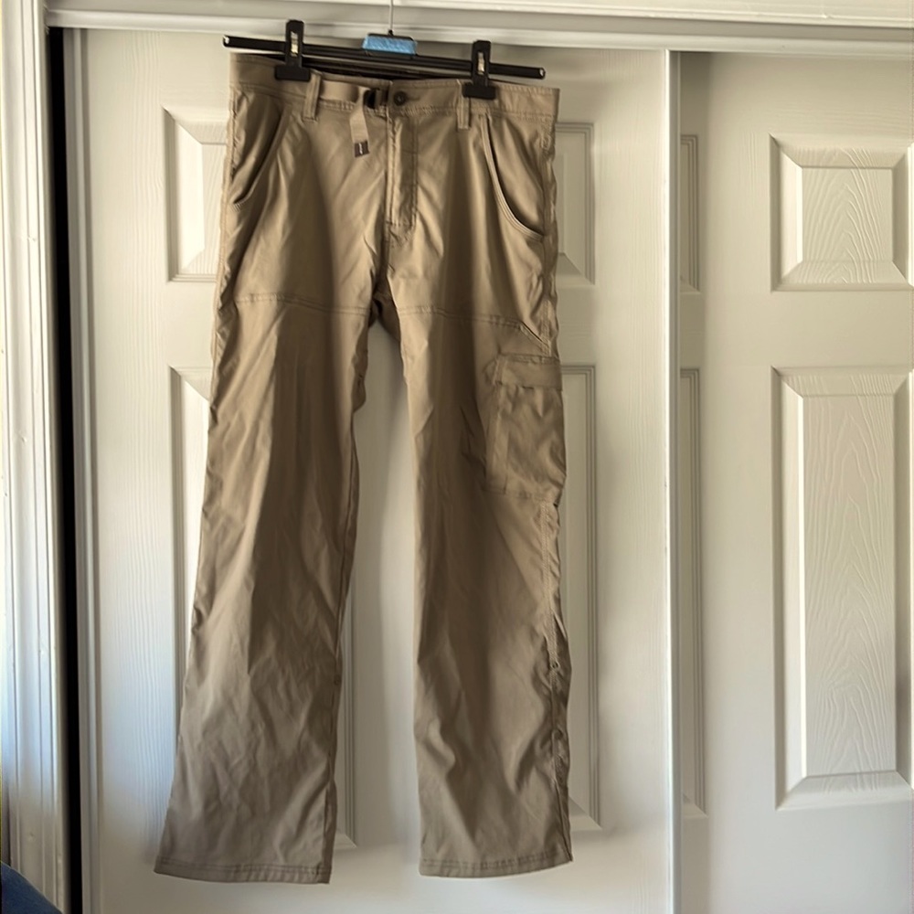 Prana Men’s Adjustable Pants with zippered pocket and side pockets
